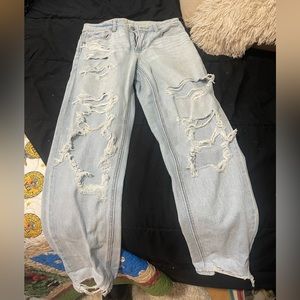 Light wash size 2 regular length American Eagle mom jeans!